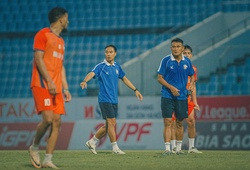 HLV Lê Đức Tuấn vẫn tại vị, CLB Đà Nẵng dồn sức cho trận “sinh tử”