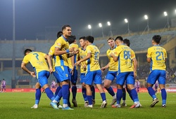 Hoàng Hên lập cú đúp, CLB Hà Nội áp sát Top 3 V.League