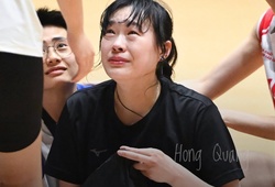 Cai Xiaoqing bật khóc sau khi lỡ hẹn Cúp Hùng Vương, hé lộ kế hoạch giải nghệ