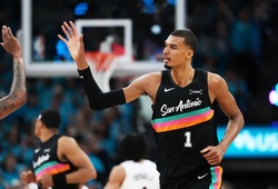 Màn ra mắt Playoffs hủy diệt: Victor Wembanyama xô đổ kỷ lục của Tim Duncan