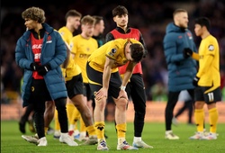 Wolves trở thành đội bóng Ngoại hạng Anh đầu tiên xuống hạng mùa này dù không ra sân