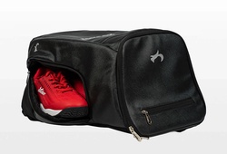 Những vật dụng không thể thiếu trong balo thi đấu pickleball