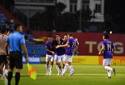 Hà Nội thắng nghẹt thở Ninh Bình, áp sát Top 3 V.League