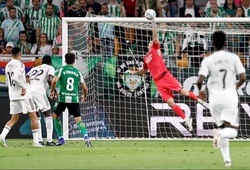 Thủ môn cứu thua 5 lần, Real Madrid vẫn không giữ sạch lưới 10 trận liên tiếp