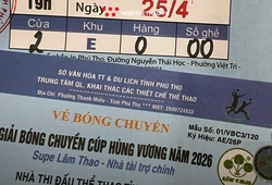“Đặc sản” vé không số ghế tại Cúp Hùng Vương: chen chân vì tình yêu bóng chuyền