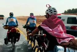 Chuyến đi khắc nghiệt nhất của 2 CĐV Argentina đến World Cup: Đạp xe 7.500 km, băng qua 10 quốc gia