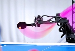 Robot bóng bàn đánh bại VĐV hàng đầu: Bước tiến mới của AI ngoài đời thực