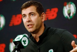 Chèo lái Boston Celtics qua mùa giải khó khăn, GĐKT Brad Stevens ẵm giải thưởng của NBA