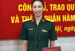 Nguyệt Anh được thăng quân hàm Thiếu tá, phần thưởng cho tinh thần chiến binh của chủ công áo lính