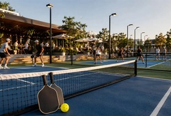 Châu Âu bắt đầu biến pickleball thành trải nghiệm lifestyle và social club