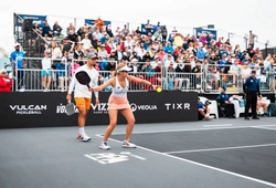 Stacking trong pickleball là gì? Chiến thuật đánh đôi giúp tối ưu vị trí