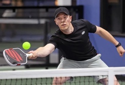 Pickleball và hành trình chữa lành của viên cảnh sát sống sót sau loạt đạn định mệnh