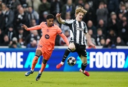 Rashford rơi vào tình thế bấp bênh sau khi Barcelona mua Gordon