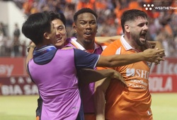 Đà Nẵng trụ hạng V.League, Becamex TPHCM rớt hạng đau đớn