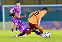 Becamex TPHCM rớt hạng và vòng xoáy thoái trào của các cựu vương V.League