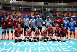 CĐV Philippines "bao vây" đội tuyển Việt Nam sau chiến thắng nghẹt thở tại AVC Cup