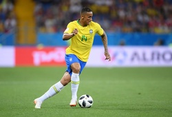 Cuộc khủng hoảng ở vị trí hậu vệ cánh của Brazil xảy ra như thế nào?