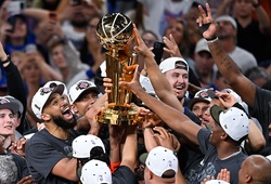 Ngược dòng kinh điển hạ Spurs, New York Knicks giải cơn khát vô địch NBA sau 53 năm chờ đợi