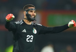 Khi con trai của Zidane đeo mặt nạ, xỏ găng ngăn chặn Messi ghi bàn...