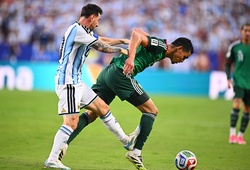 Tranh cãi tình huống Messi "đáng nhận thẻ đỏ" ở trận thắng Algeria