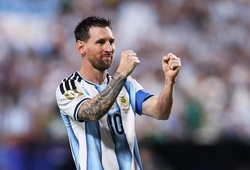 Messi lập hat-trick lịch sử, Argentina đại thắng ngày ra quân World Cup