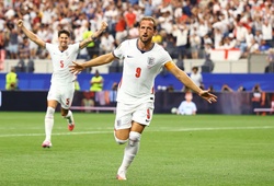 Harry Kane san bằng kỷ lục của Gary Lineker sau cú đúp vào lưới Croatia
