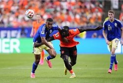 Brian Brobbey được ví như "tiền đạo khỏe nhất World Cup" sau khi lập cú đúp trước Thụy Điển