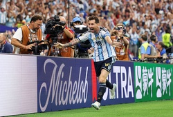 Messi phá kỷ lục World Cup nhưng bàn thắng lịch sử gây tranh cãi lớn