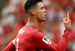 Sút tung lưới Uzbekistan, Ronaldo đi vào lịch sử khi ghi bàn ở 6 kỳ World Cup khác nhau