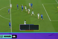VAR và cảm biến trong bóng từ chối bàn gỡ phút 90+13 của Croatia
