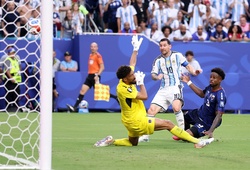Messi vượt qua kỷ lục bàn thắng kết hợp ở vòng knock-out World Cup của Mbappe và Pele