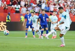 Ronaldo phá vỡ lời nguyền knock-out World Cup sau 20 năm chờ đợi