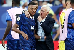 Didier Deschamps ca ngợi tuyển Pháp vì giữ được cái đầu lạnh trước lối đá "rắn" của Paraguay