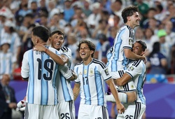Argentina vượt qua Thụy Sĩ: Nhà Vua chưa chịu rời ngai