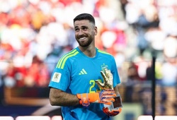 Khi "đôi găng vàng" Unai Simon dùng... chân giúp Tây Ban Nha tiến đến chức vô địch World Cup