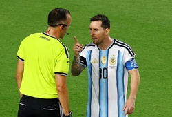 Trọng tài tranh cãi với Messi tại World Cup tiết lộ chi tiết về vụ va chạm