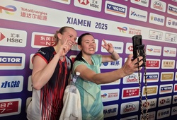 Nỗi đau, nước mắt và cử chỉ độc đáo ở giải cầu lông Sudirman Cup 2025