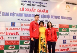 Tài năng cầu lông Lê Đức Phát cùng cua-rơ Nguyễn Thị Thật nhận vinh dự cầm cờ đoàn Thể thao Việt Nam tại Olympic 2024