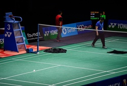 Khẩn cấp khắc phục sự cố nhà thi đấu bị dột ở Giải cầu lông Malaysia Open 2025