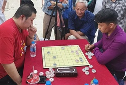 Đại sư Vương Hạo và "cú sốc" tại hội làng Việt Nam: Khi cờ tướng không biên giới bùng nổ trên truyền thông số