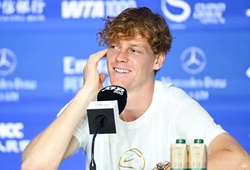 Số 2 thế giới quần vợt đơn nam Jannik Sinner thừa nhận vấn đề ngày càng nghiêm trọng sau khi chuyển đồ đạc về nhà bố mẹ