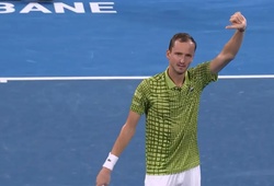 Cựu số 1 thế giới Daniil Medvedev dễ dàng vượt qua Frances Tiafoe ở giải quần vợt Brisbane để tiến vào tứ kết