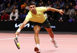 Alcaraz đánh bại Sinner trong trận đấu quần vợt biểu diễn hấp dẫn tại Hàn Quốc