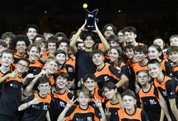 Tay vợt gốc Việt Learner Tien lần đầu vô địch ATP Moselle Open 2025 ở tuổi 19 khi hạ cựu top 10 quần vợt thế giới