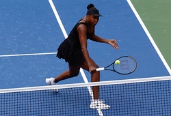 Venus Williams bị loại khỏi giải quần vợt Hobart sau cuộc chạm trán lịch sử giữa hai tay vợt kỳ cựu