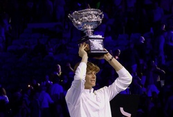 Jannik Sinner nhanh chóng sánh ngang Nadal và chỉ còn kém Djokovic với Federer ở hạng mục quần vợt nào?