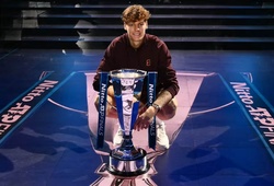 Jannik Sinner hài lòng với chiến thắng trước đối thủ Carlos Alcaraz tại chung kết giải quần vợt ATP Finals 2025
