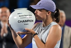 Iga Swiatek ngược dòng vô địch giải quần vợt Korea Open sau khởi đầu tưởng chừng gây thảm họa