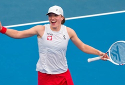 Iga Swiatek dễ dàng tiến vào vòng 3 giải quần vợt Úc mở rộng với chiến thắng ấn tượng trước Marie Bouzkova