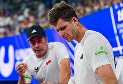 Khủng hoảng phong độ và quyết định "thay tướng" của Hubert Hurkacz: Bài học về quản trị nhân sự trong quần vợt